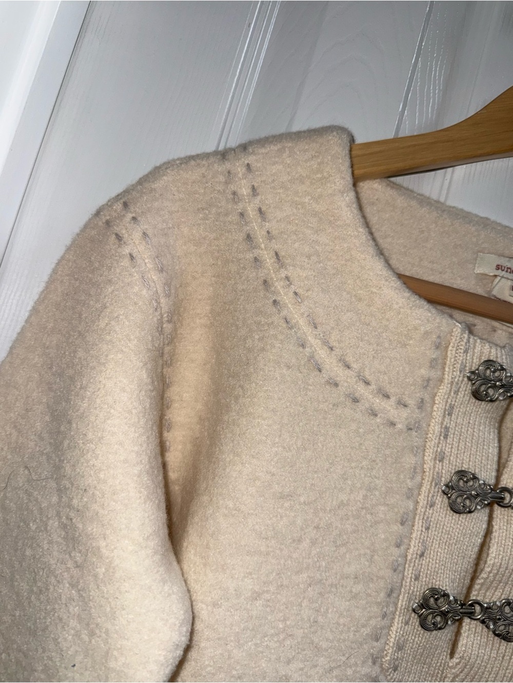 Sundance Cream Merino Wool Crew Neck Sweater PXS Ornate Silver Toggle Close Chic - Picture 3 of 7